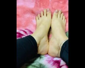 ‎أنا باغية استمني زبك بأقدامي - want to Rub my Feet in your Beautiful Dick ❤️