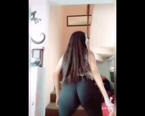 Nalgona Bailando