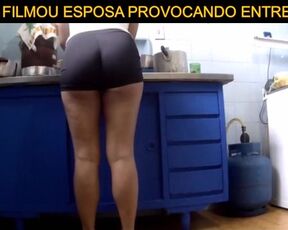 CORNO FILMANDO ESPOSA PROVOCANDO ENTREGADOR | PARTE 02