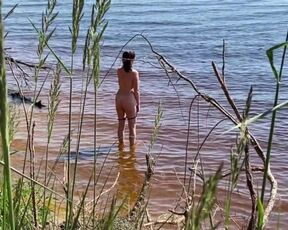 Spy Sexy Nudist Girl on a Wild Beach