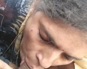 Telugu aunty sulli chikutundi