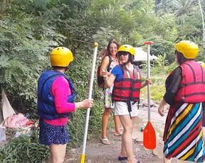 Pussy Flashing at RAFTING Spot among Chinese Tourists # Public NO PANTIES