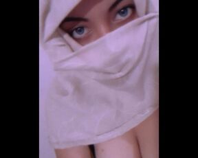 Muslim Girl with Beautiful Blue Eyes Masturbates