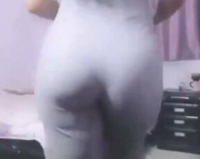 Pathani call girl twerking