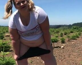 Piper Pines BBW Outside Peeing I just Had to Pee