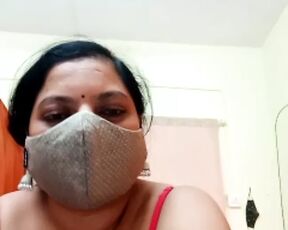 Marathi Divya aunty show his big ass and nude dance on the camera