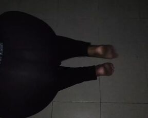 Hot aunty doing workout - desi hot ass