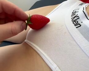 SCHOOLGIRLS LIKE ????STRAWBERRIES IN THEIR PANTIES ????️I LIKE SMELL OF THEIR VAGINAS