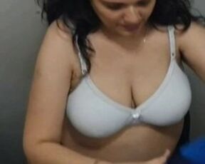 Hidden cam spy in moll changing room hot big boobs