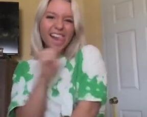 Girls Flashing Tits on TikTok